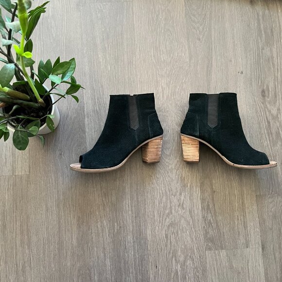 Tom Black Suede Open-Toed Chunky Heel Sandals with Zipper Closure - Picture 5 of 10